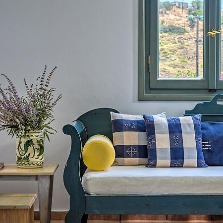 Dioni Hotel Скирос Екстериор снимка